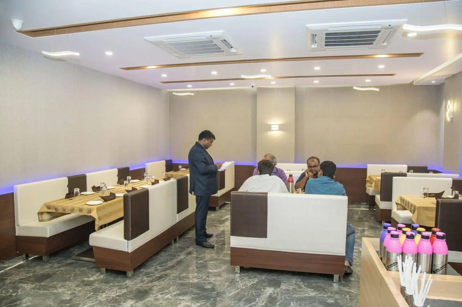 Hotel Orange International