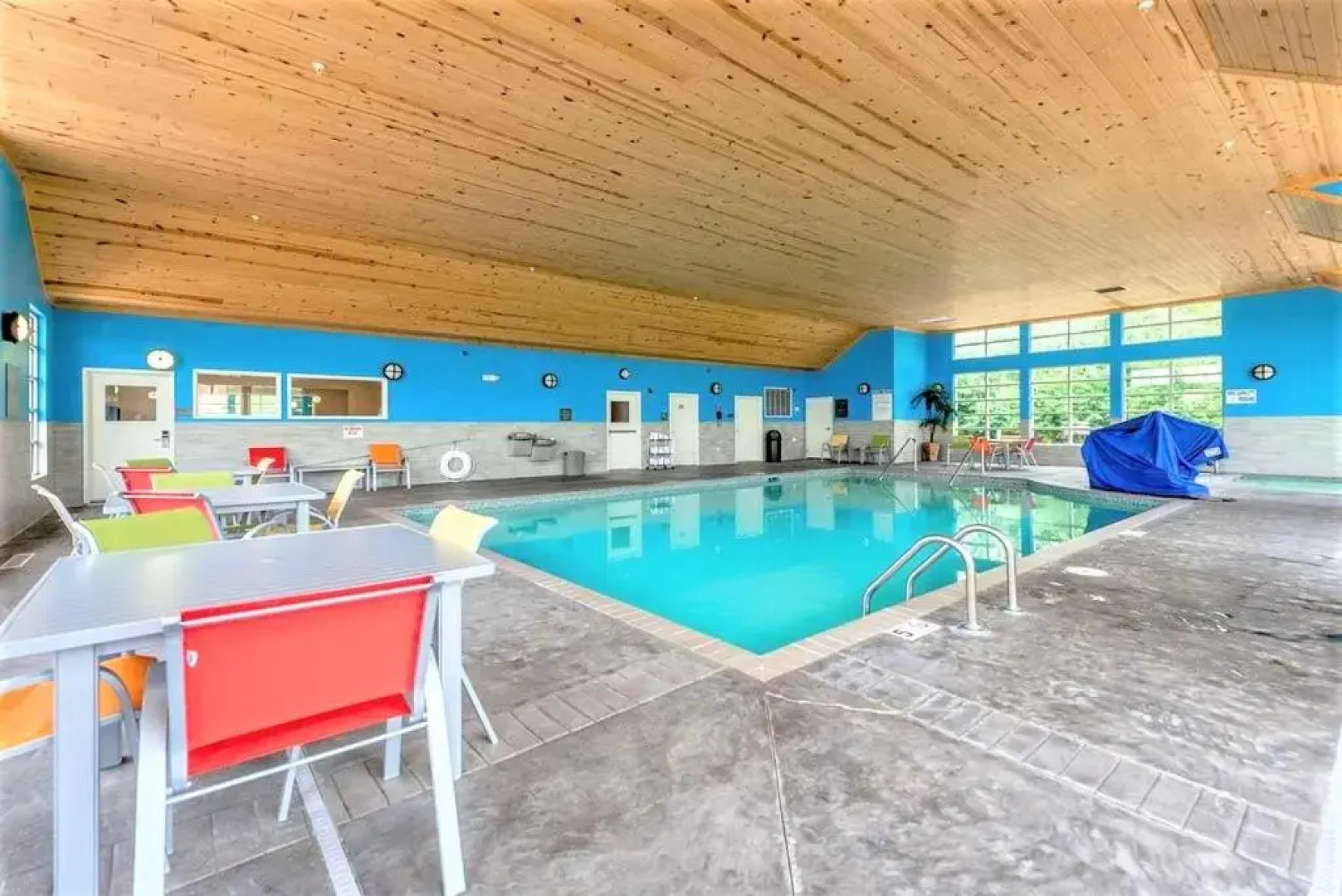 Grandstay Hotel And Suites Chisago