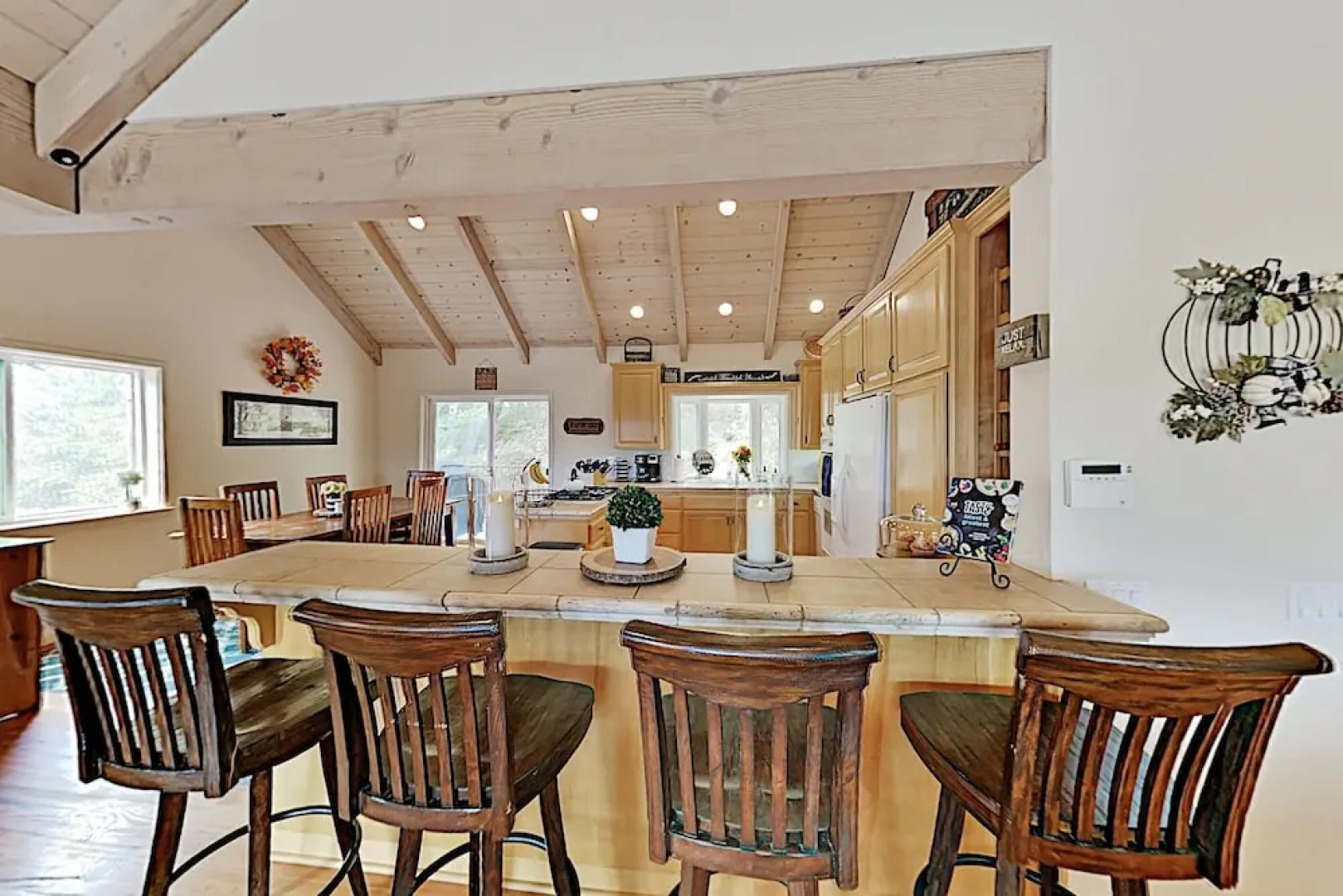 Bearfoot Lodge - Lake-view Escape W/ Private Decks 4 Bedroom Home