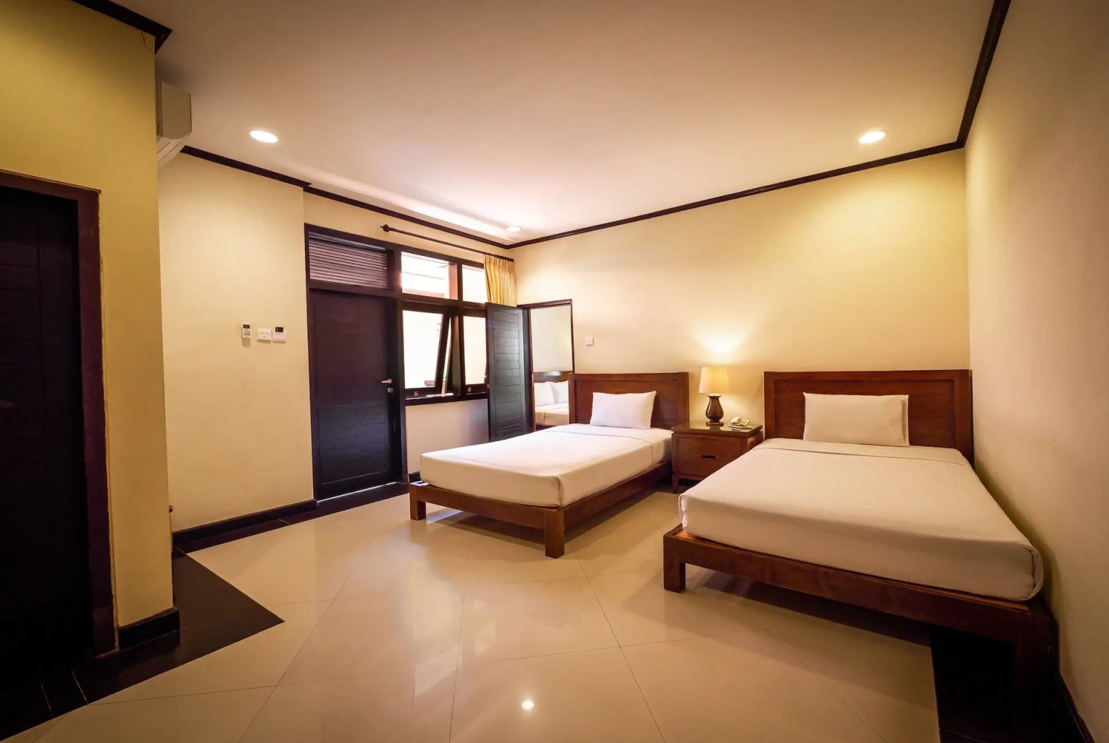 Yulia Beach Inn Kuta