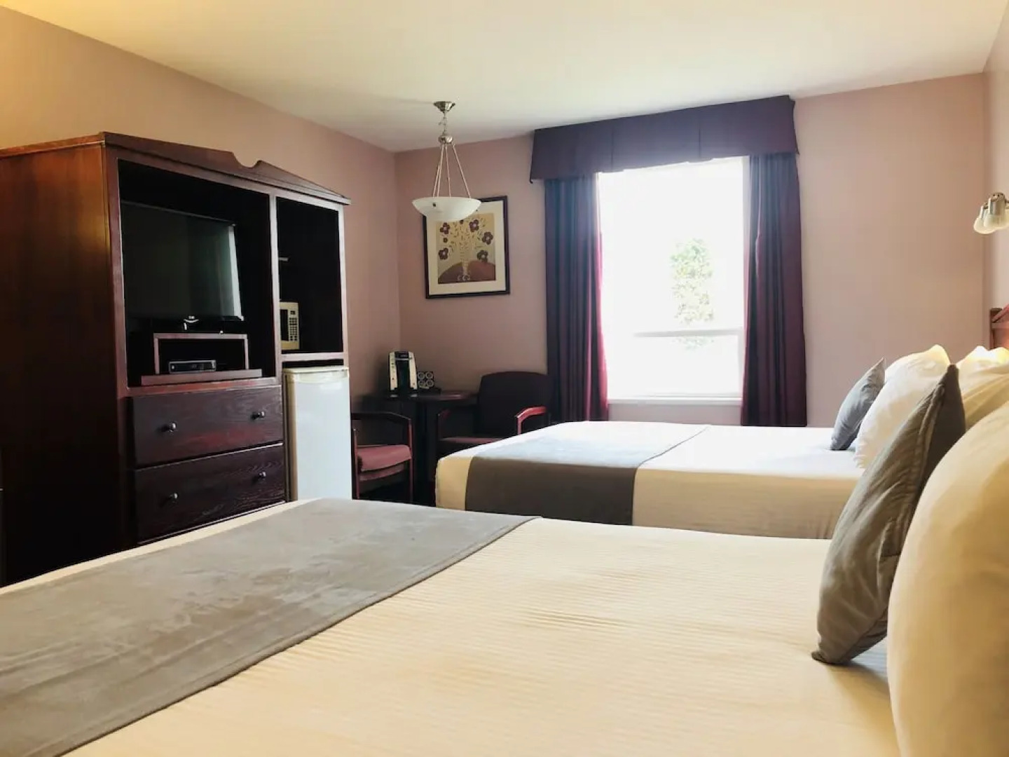 Super 8 Lake Country/Winfield Area