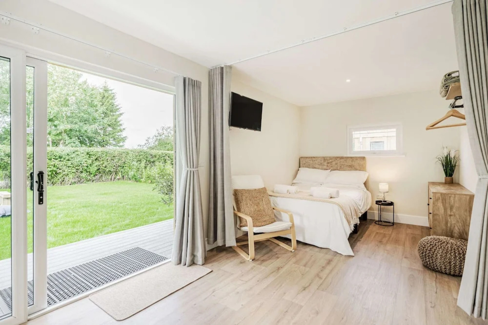 City to Country Retreat Luxury Lodge With Hot Tub