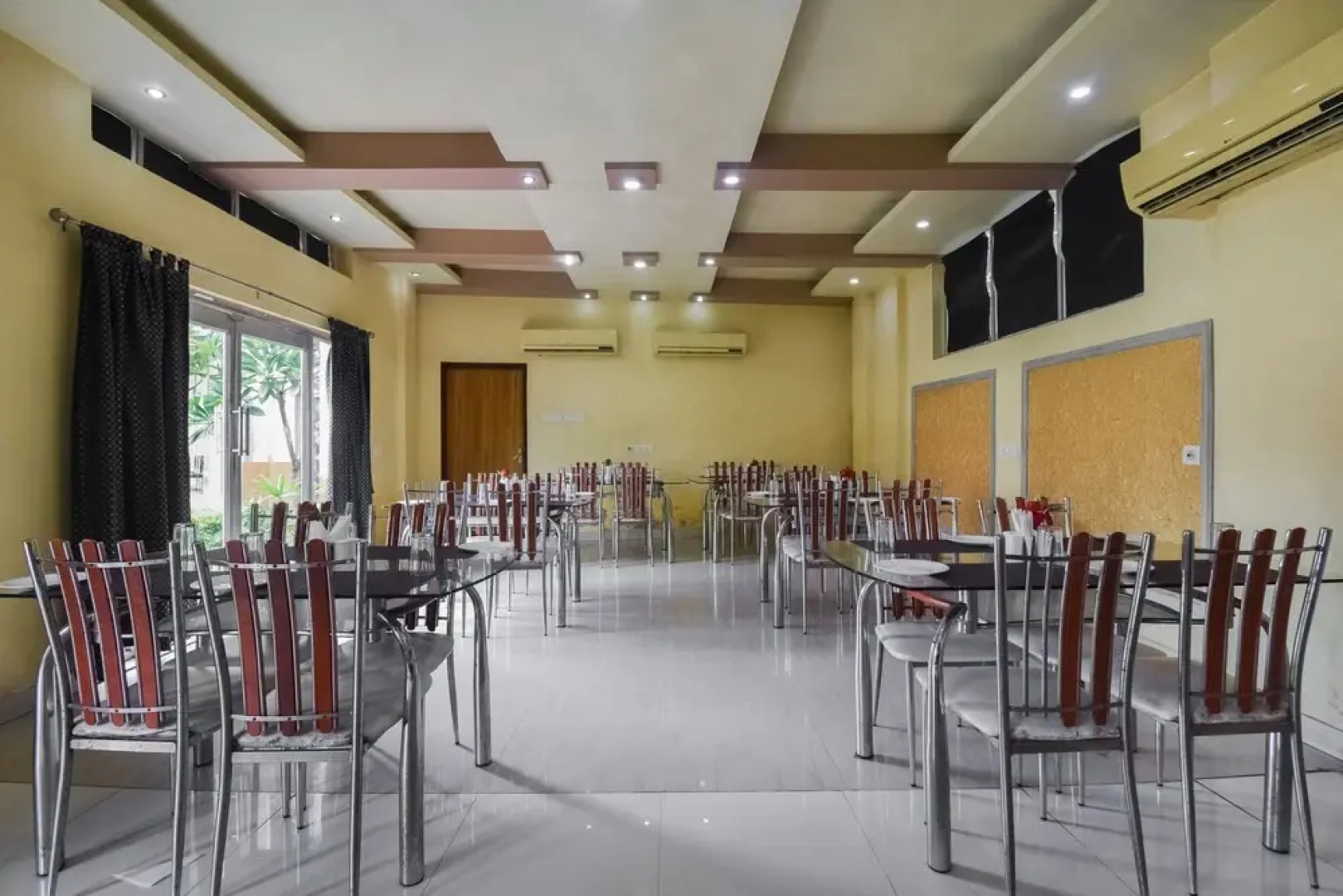 OYO 62127 Ritz Rivera