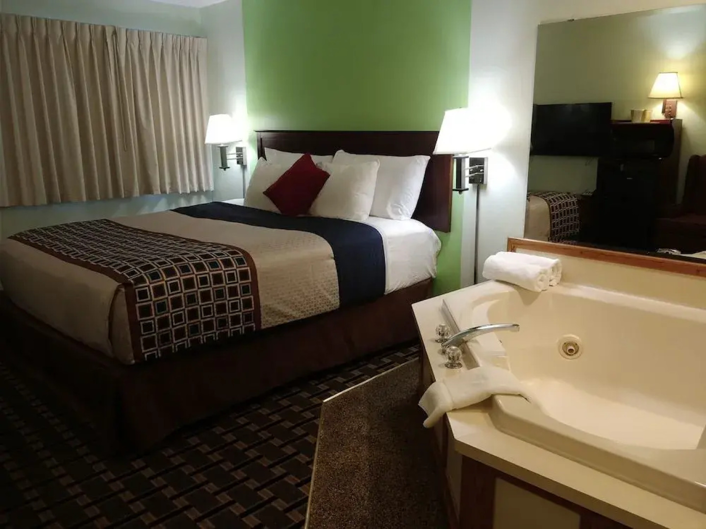 Super 8 by Wyndham Chisago City