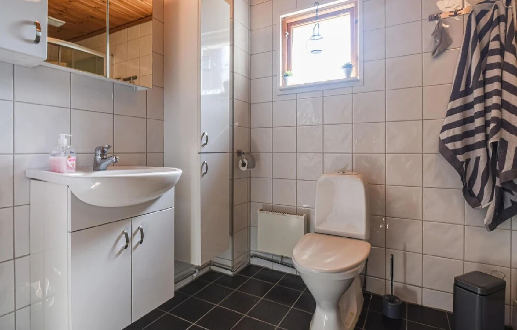 Amazing Home in Undenäs With 3 Bedrooms