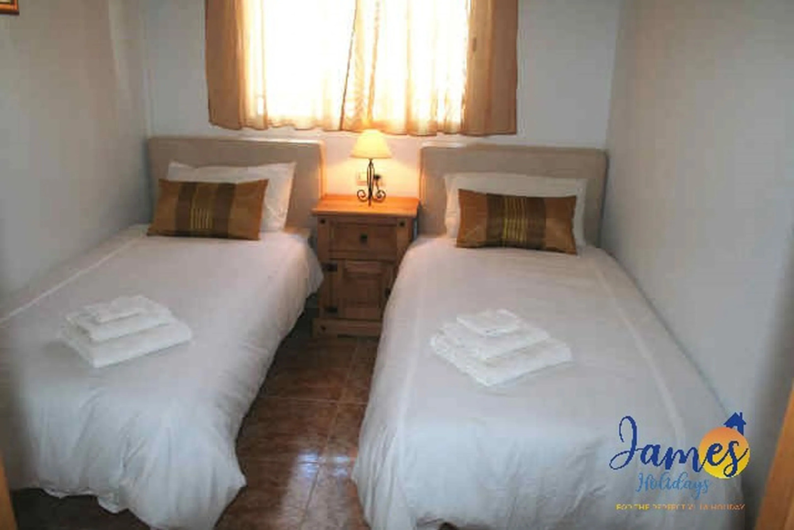 La Cinuelica R14 grd flr apt overlooking pool L124