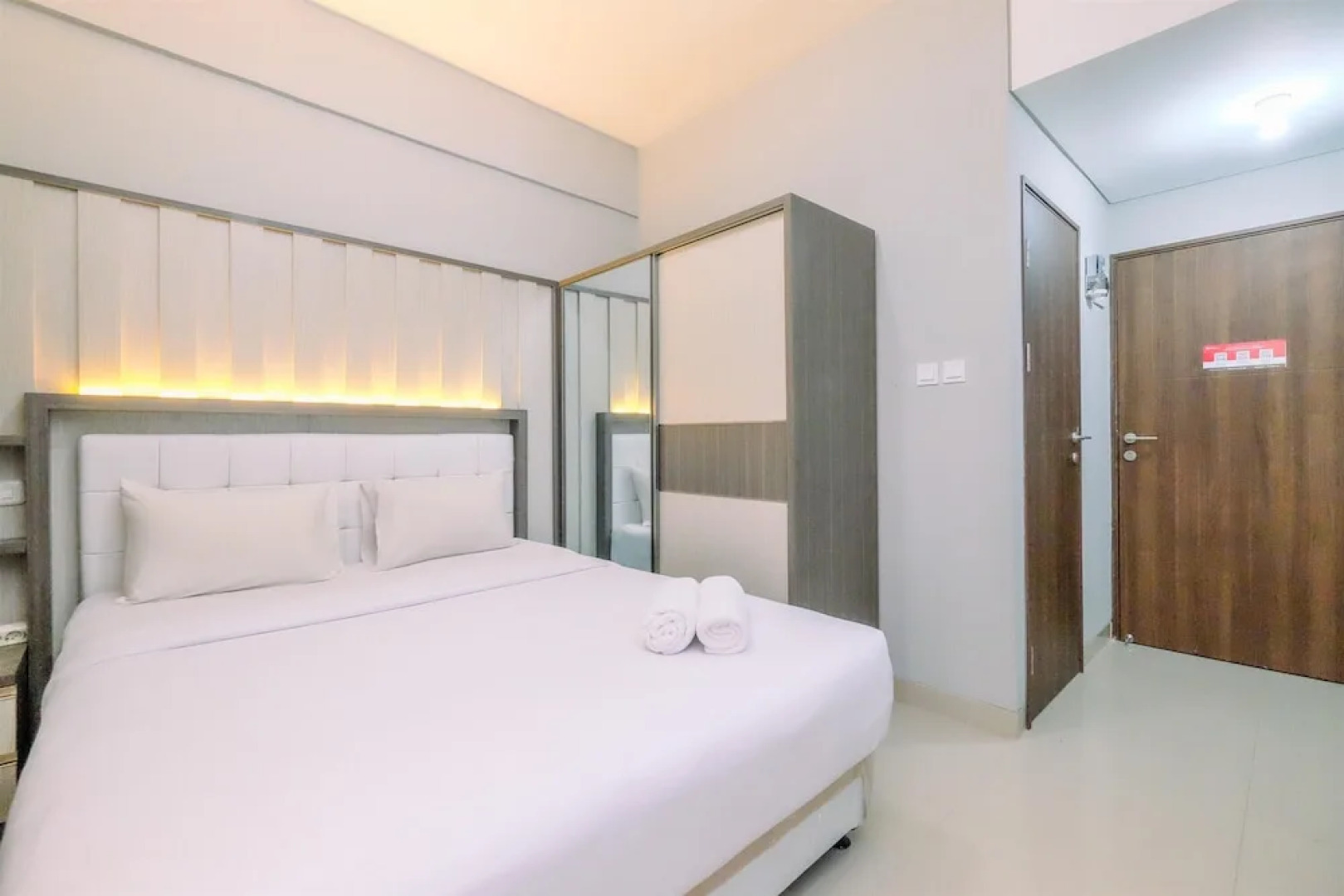 Modern Look Studio Lrt City Sentul - Royal Sentul Park Apartment