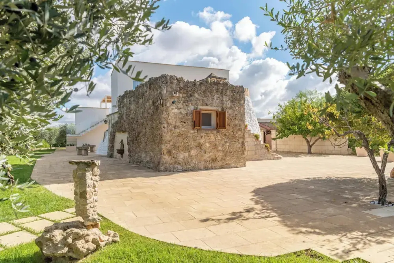 Trullo Meraviglia With Garden And Pool