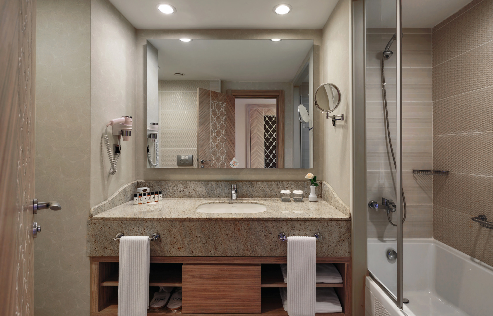 Royal Alhambra Palace – All Inclusive