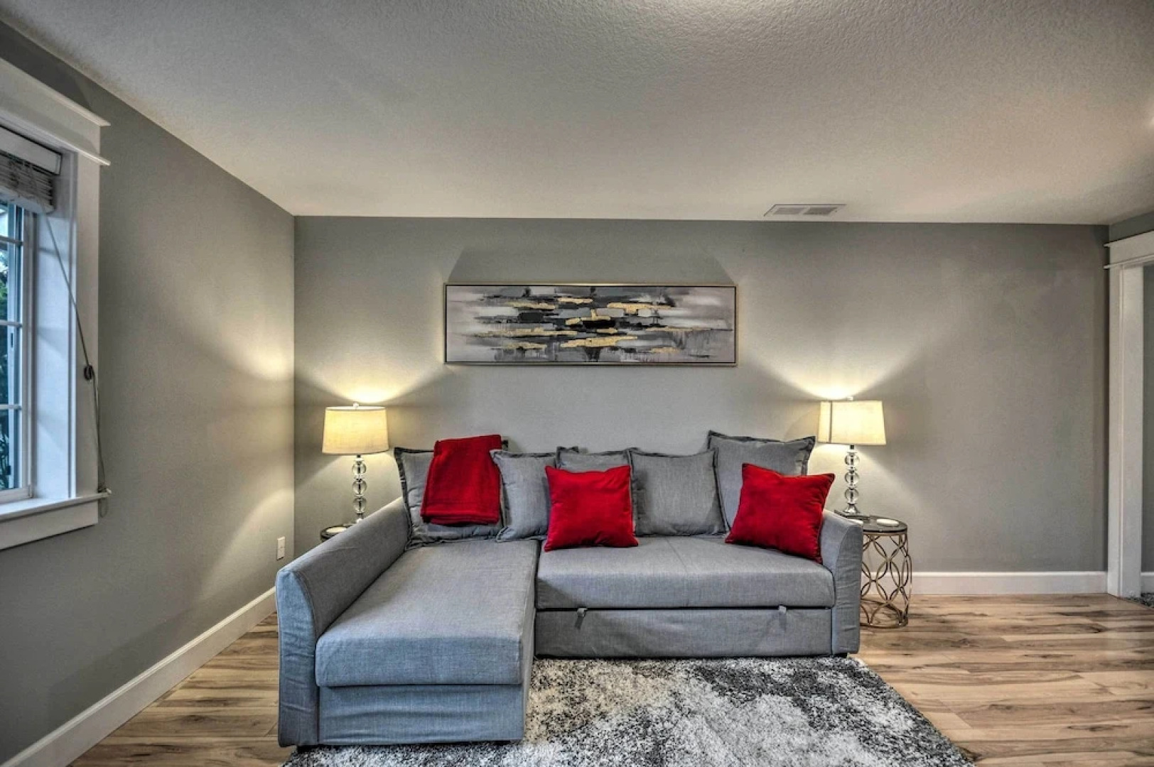 Chic Battle Ground Apartment ~ 18 Mi to Vancouver!