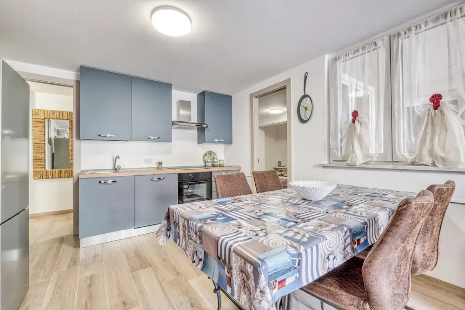 Merlo D - town center & private parking