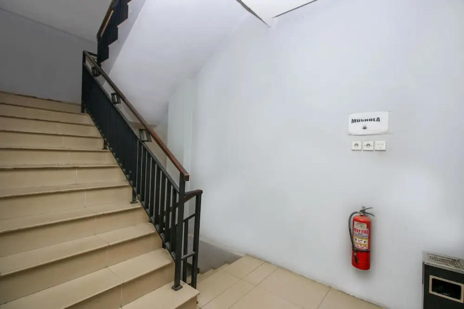 Airy Kendari Barat Diponegoro 75