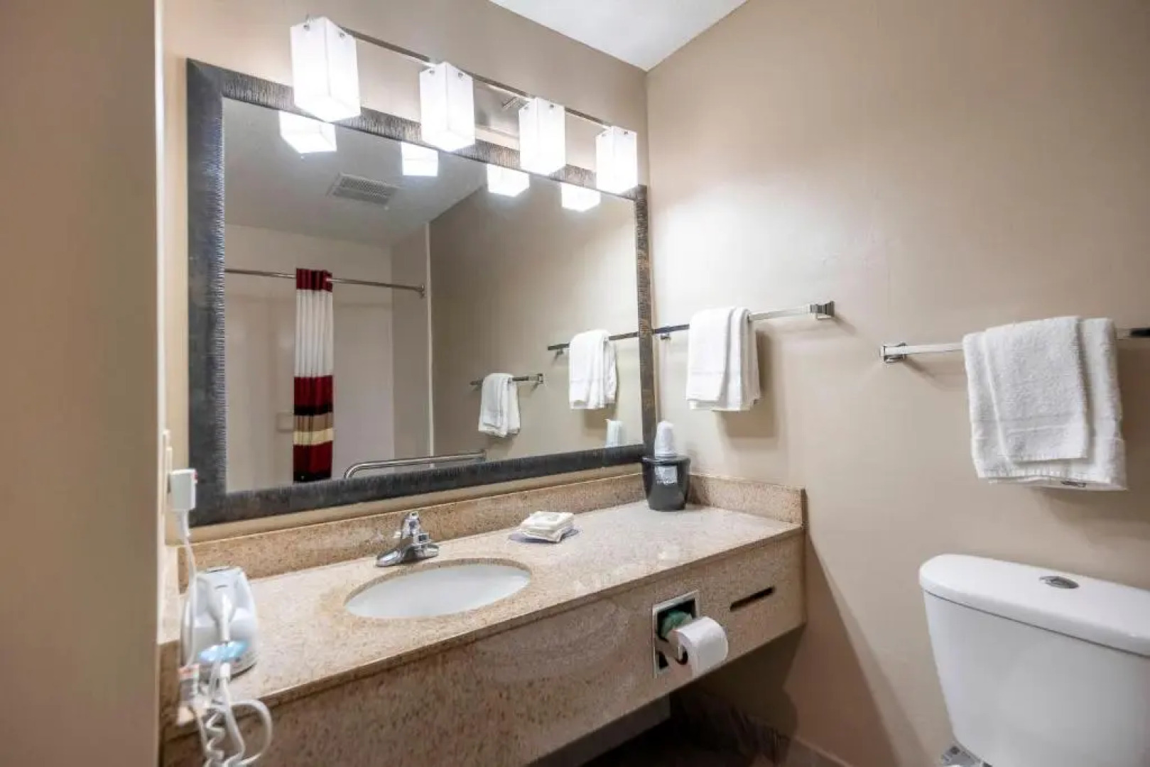 Red Roof Inn Dahlgren - Naval Base