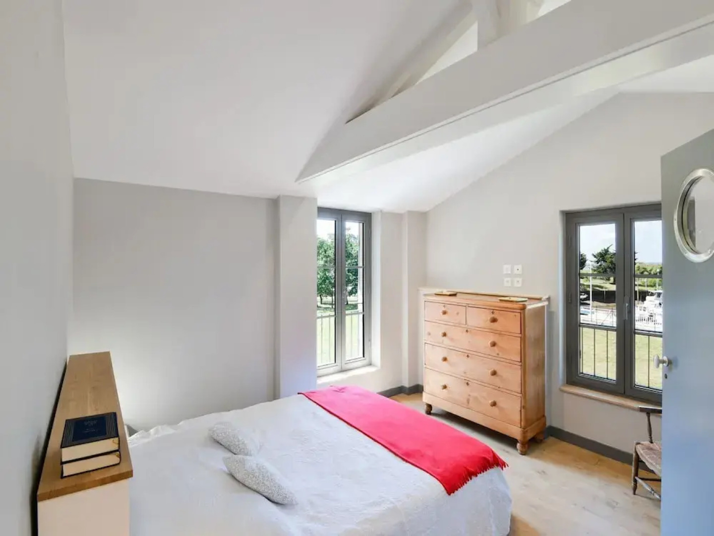 Villa in Lanton Near the Beach With Harbour View