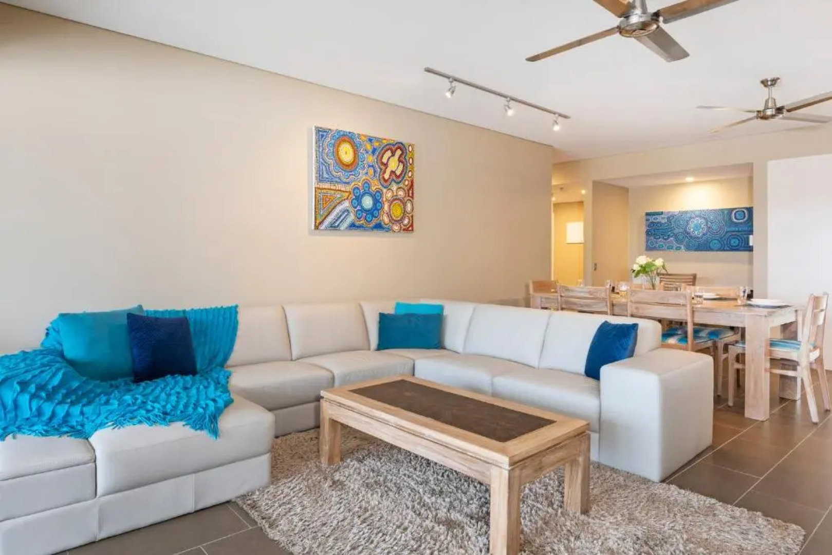 Saltwater Suites - 1,2 & 3 Bed Waterfront Apartments