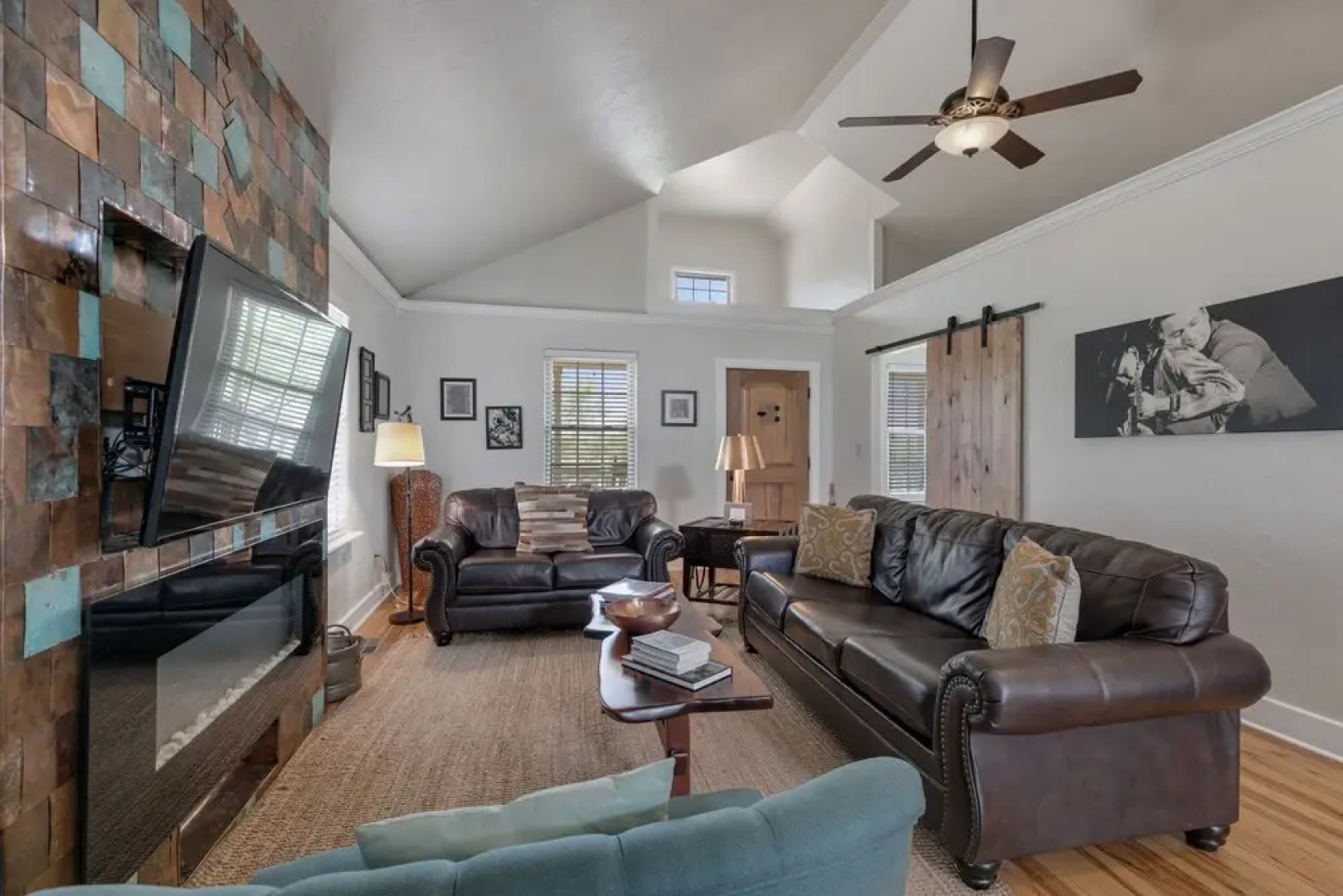 Gorgeous Home W/hot Tub&grill