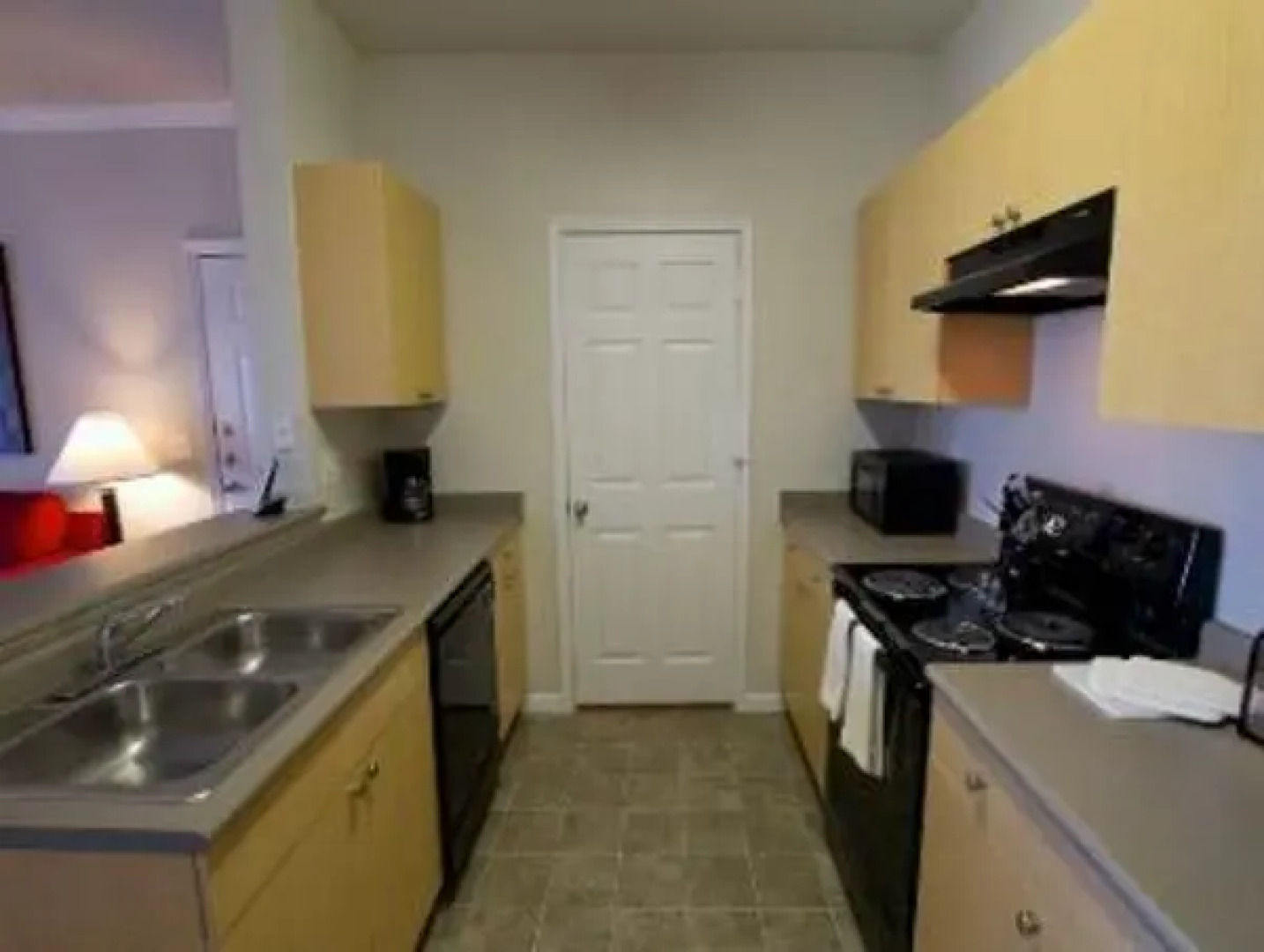 Steeplechase on Maple by ExecuStay (EXEC-MW.STEEPLE-1BR)