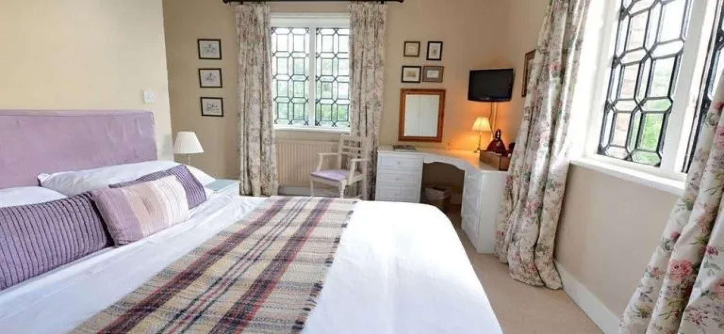 The Cholmondeley Arms - Inn