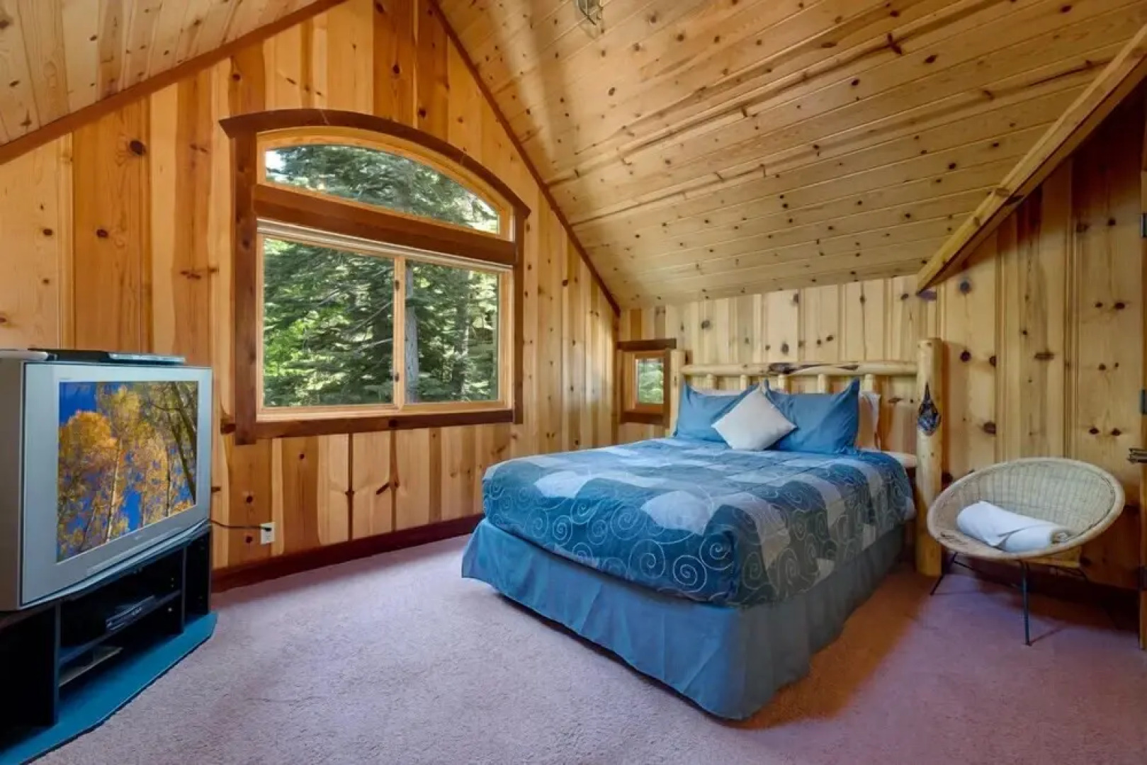 On Lake Tahoe!! Close to Heavenly and Casino's