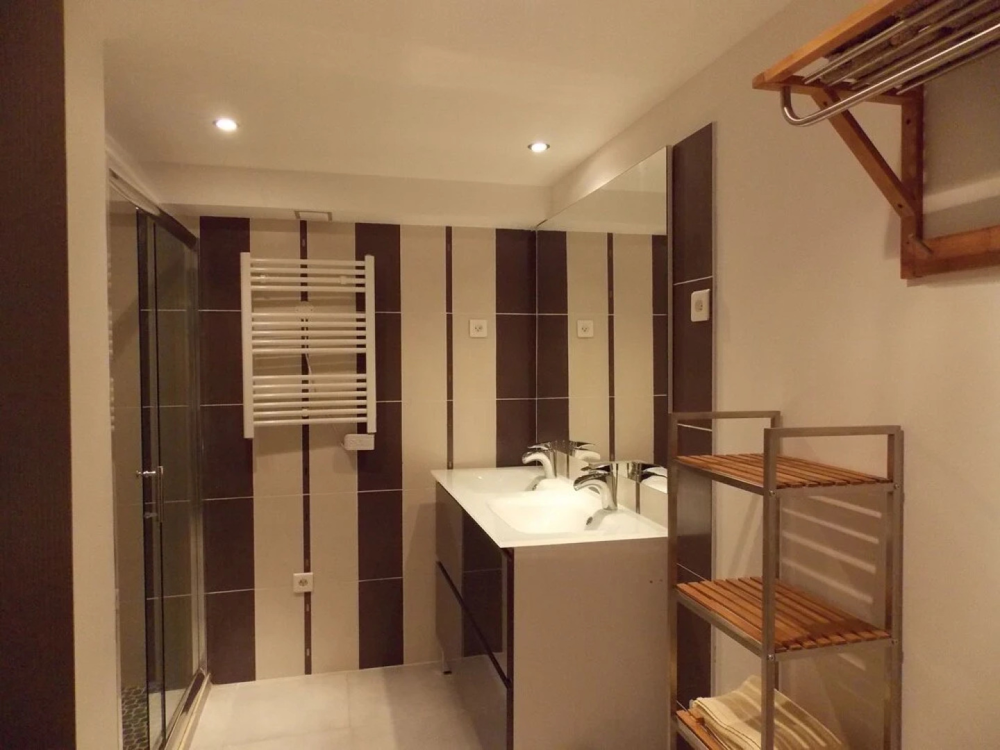 Spacious Holiday Home with Swimming Pool in Montaulieu