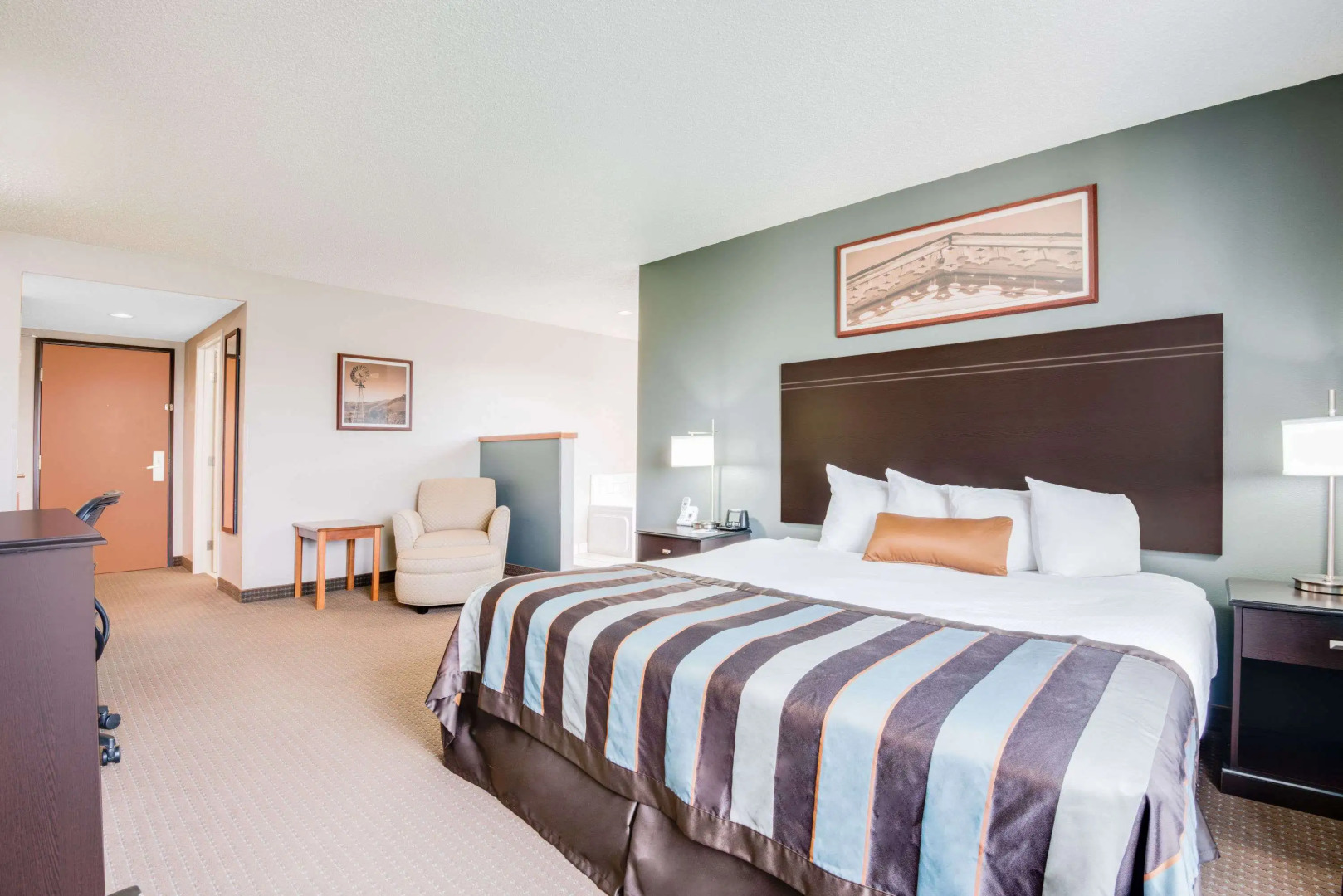 Wingate by Wyndham Gillette