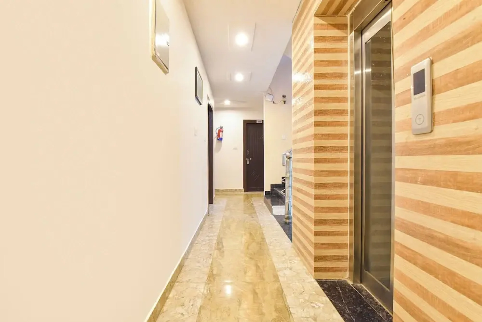 Fabhotel Nakshatra Palace