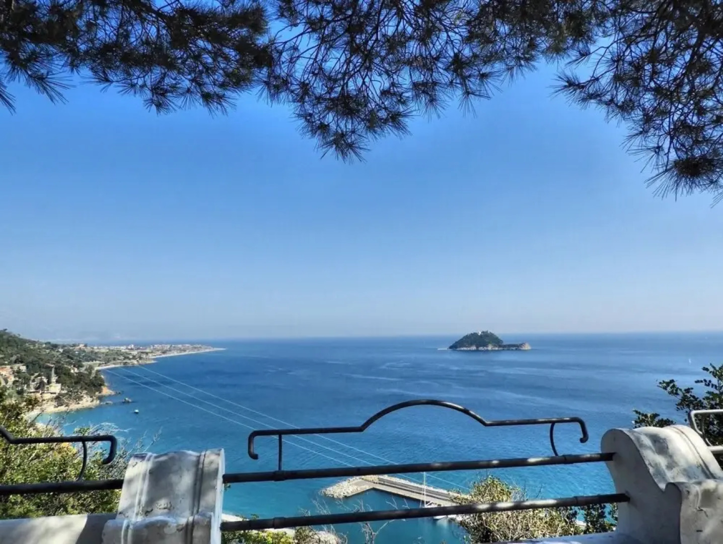 Grattacielo Vittoria 9 sea Front