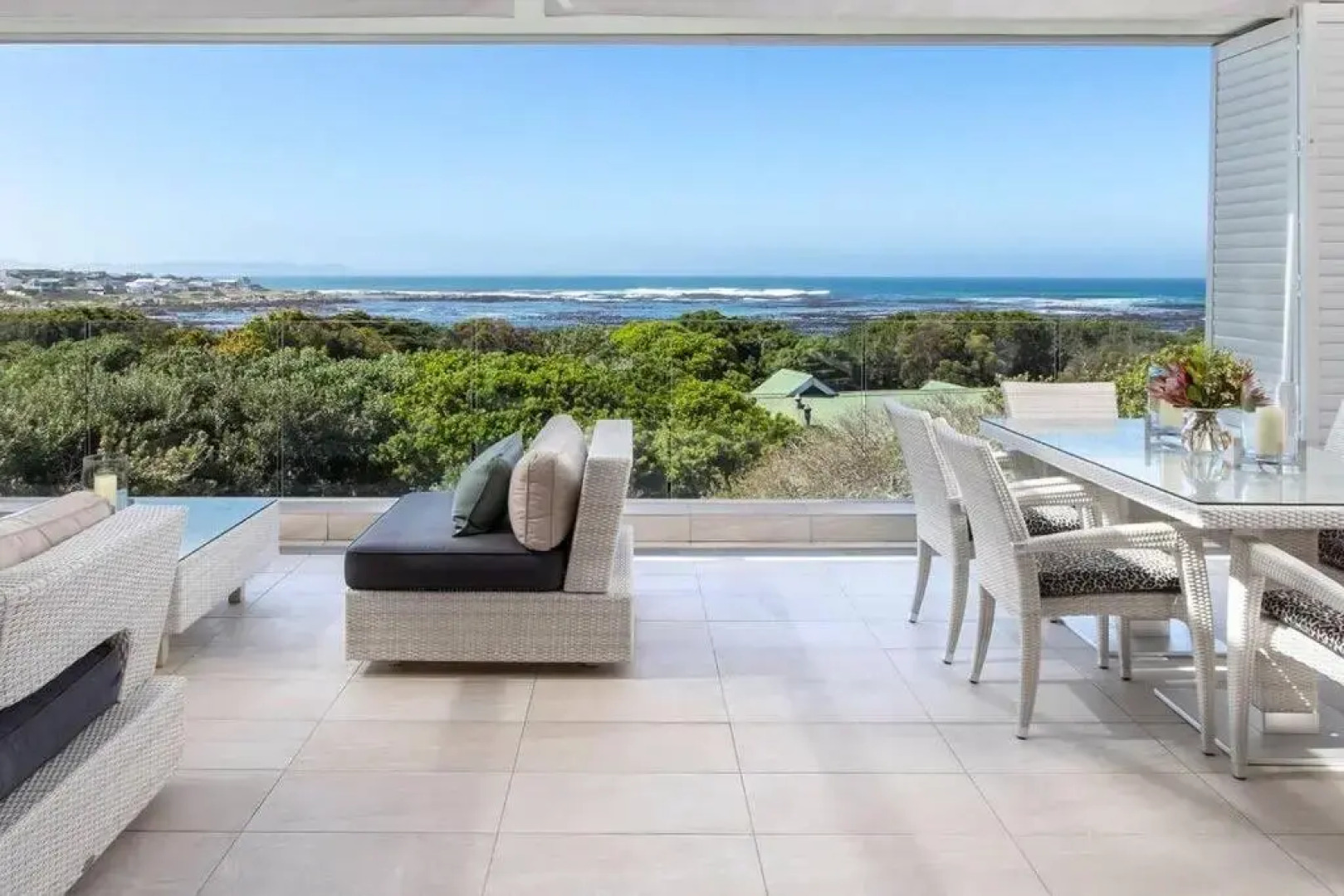 Stamford on Sea by Top Destinations Rentals