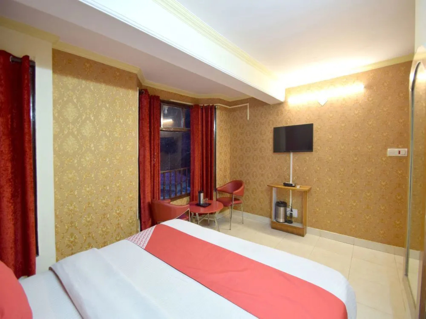 OYO 6138 Hotel Majestic Grand
