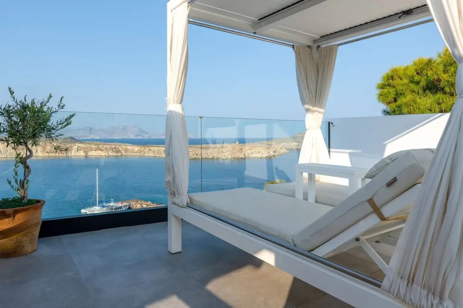 Lindos Shore Summer House with Jacuzzi And Sea View !!!