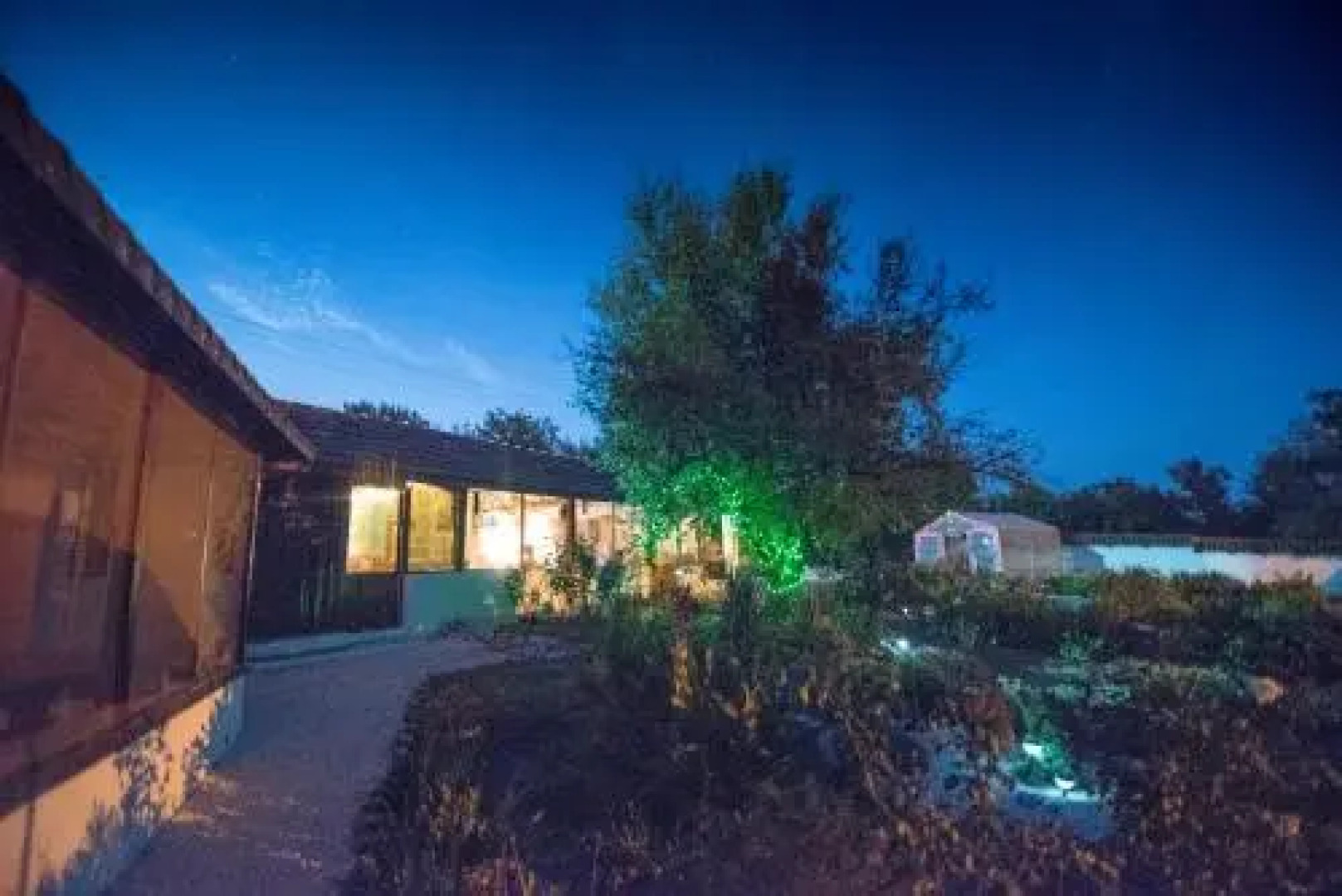 Pelican Lake Guesthouse