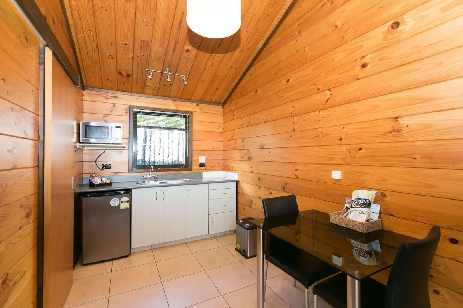 Lockwood Manor Motel