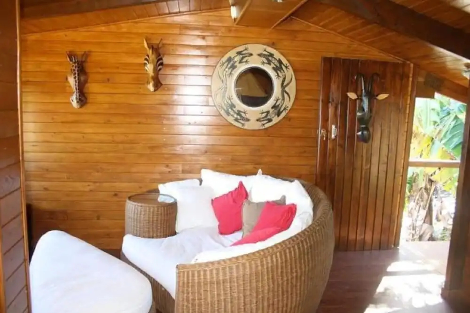 Bungalow with One Bedroom in Petite Ile, with Wonderful Sea View, Furnished Garden And Wifi - 9 Km From the Beach