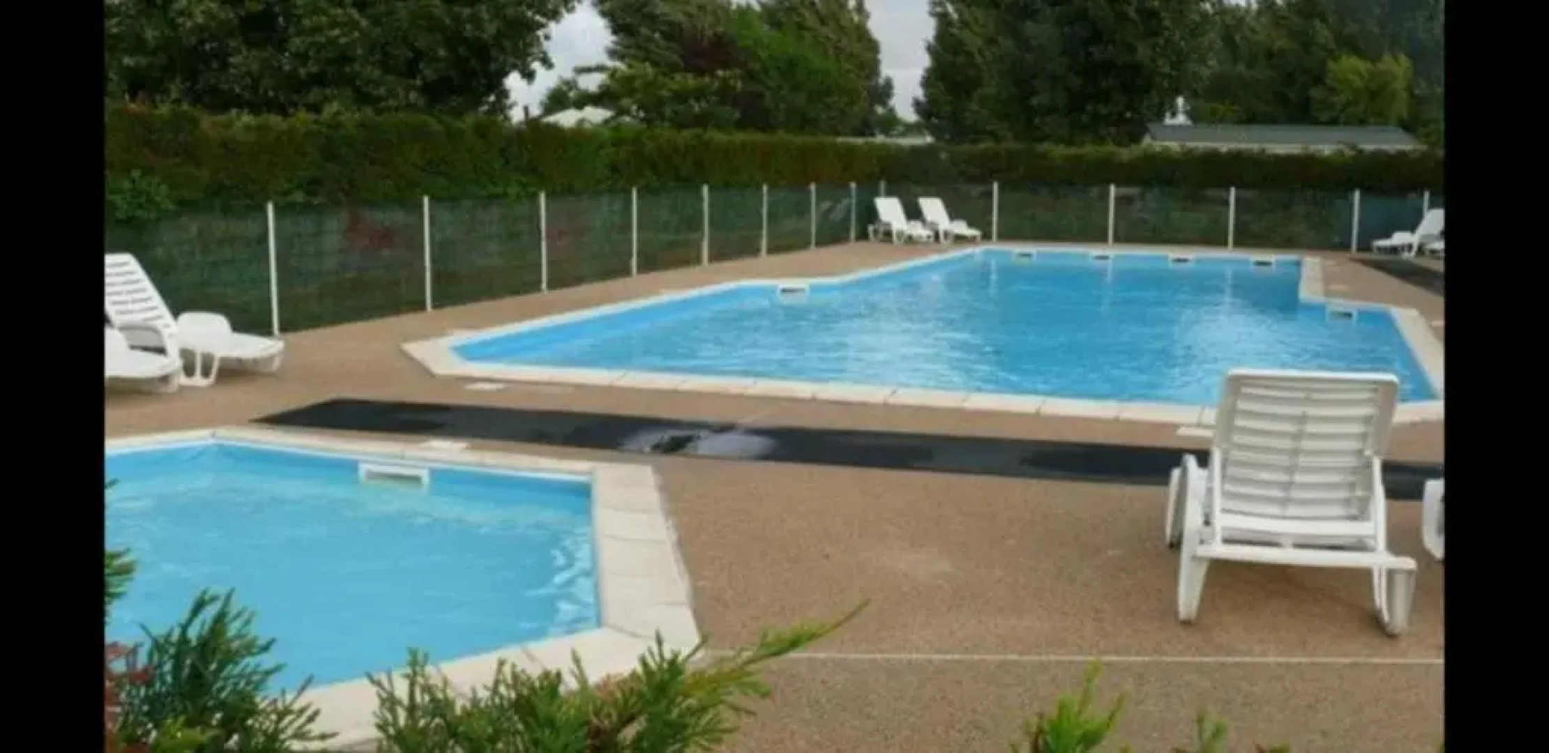 Mobile home in a campsite with swimming pool in Marennes plage