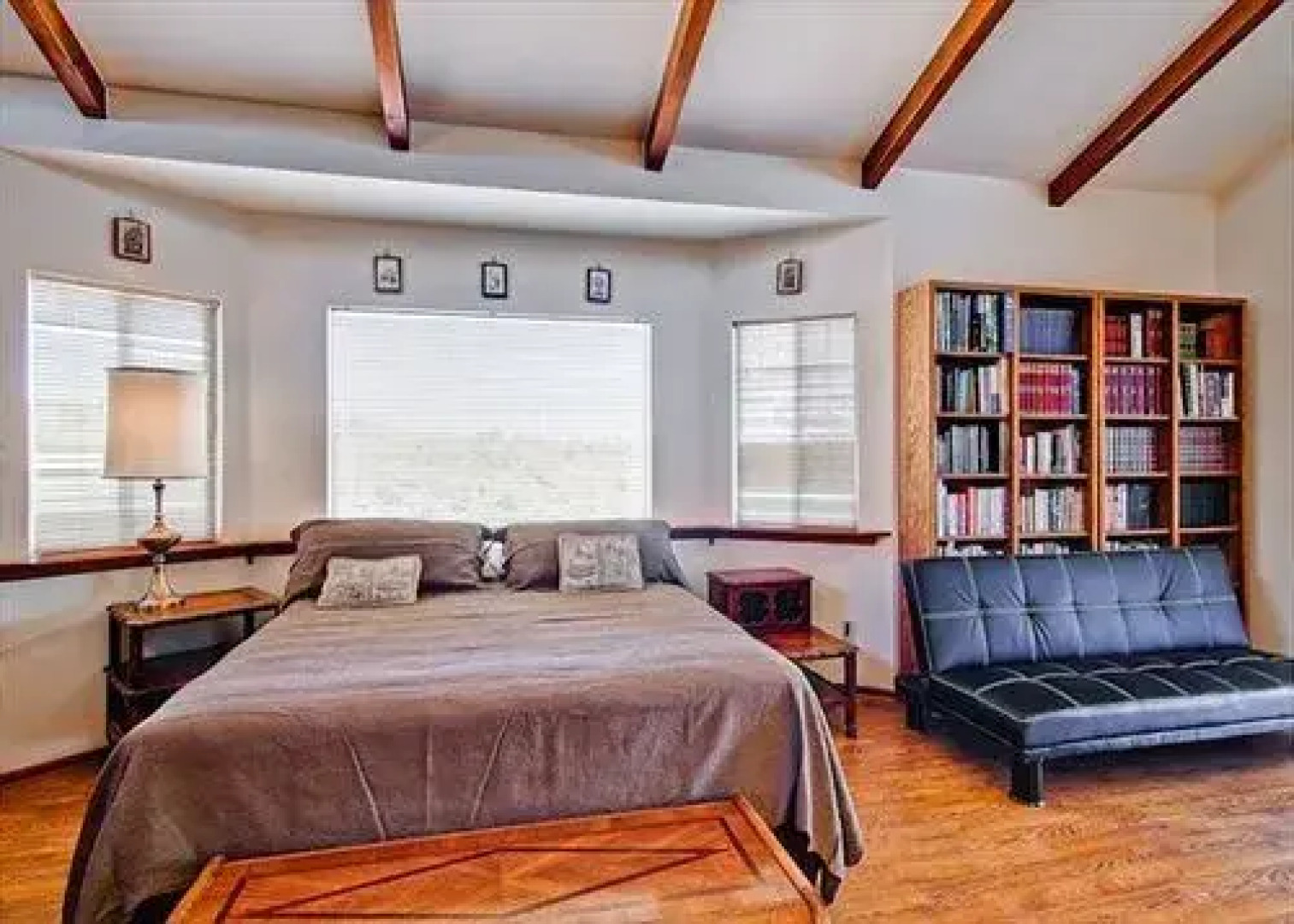 Sea Stone Ridge 3 Br home by RedAwning