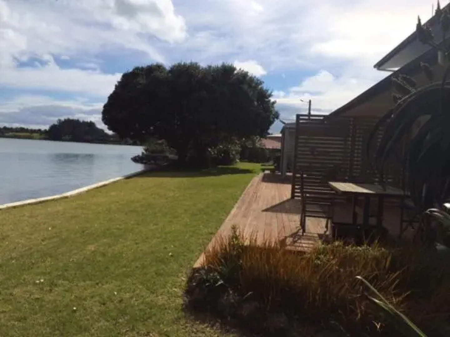 Absolute Waterfront Serenity Near Auckland