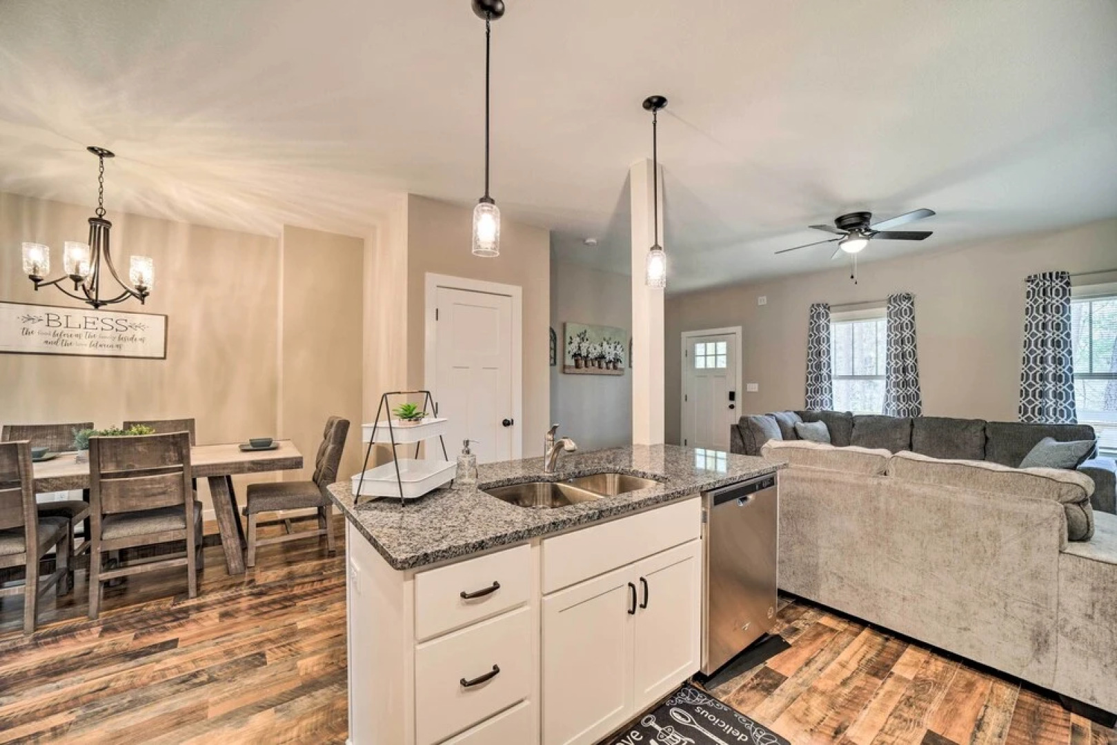 Asheville Area Hideaway w/ Hot Tub + Deck!