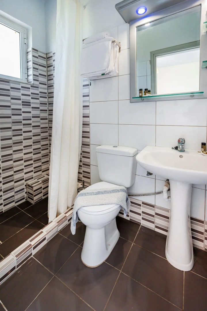 Jonathan Studio Apartments