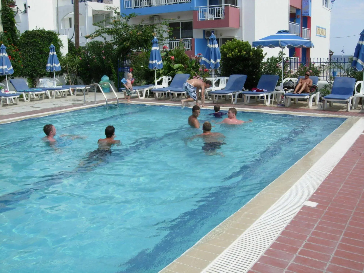 Philippos Studios & Apartments