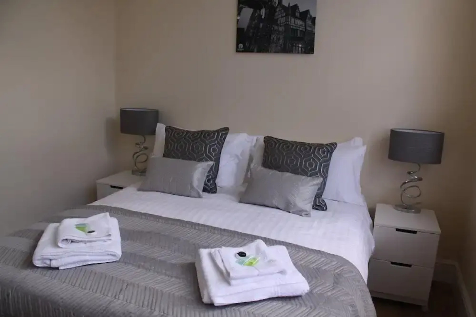 The Manchester St Petersgate - Sleeps up to 6 Close to Train Station Very Central