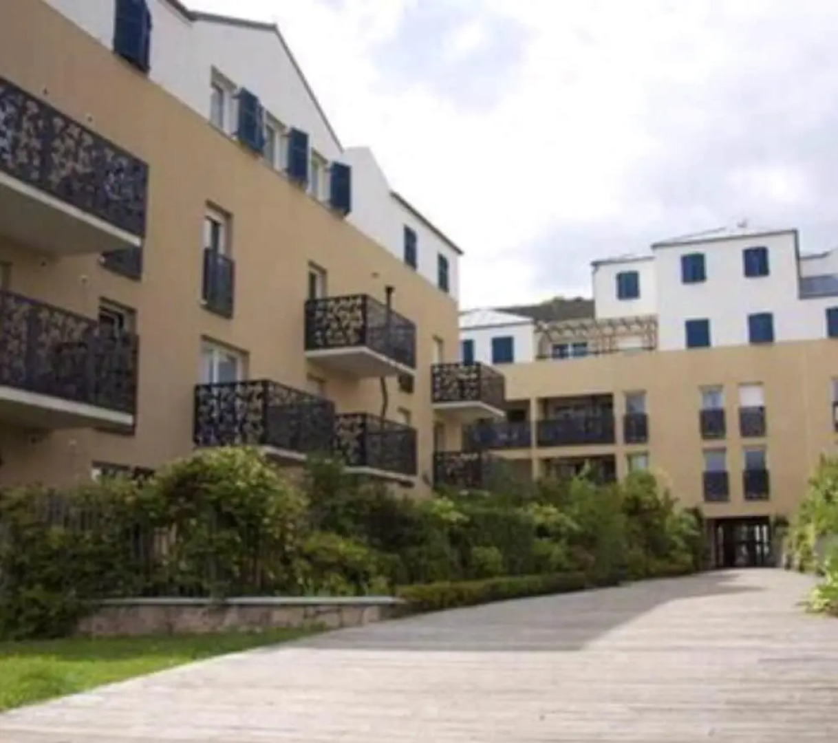 Apartment With 2 Bedrooms in Montévrain, With Wonderful City View, Furnished Terrace and Wifi