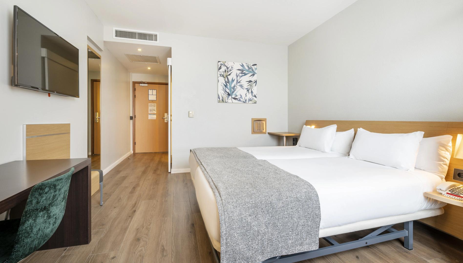 Hotel ILUNION Valencia 4