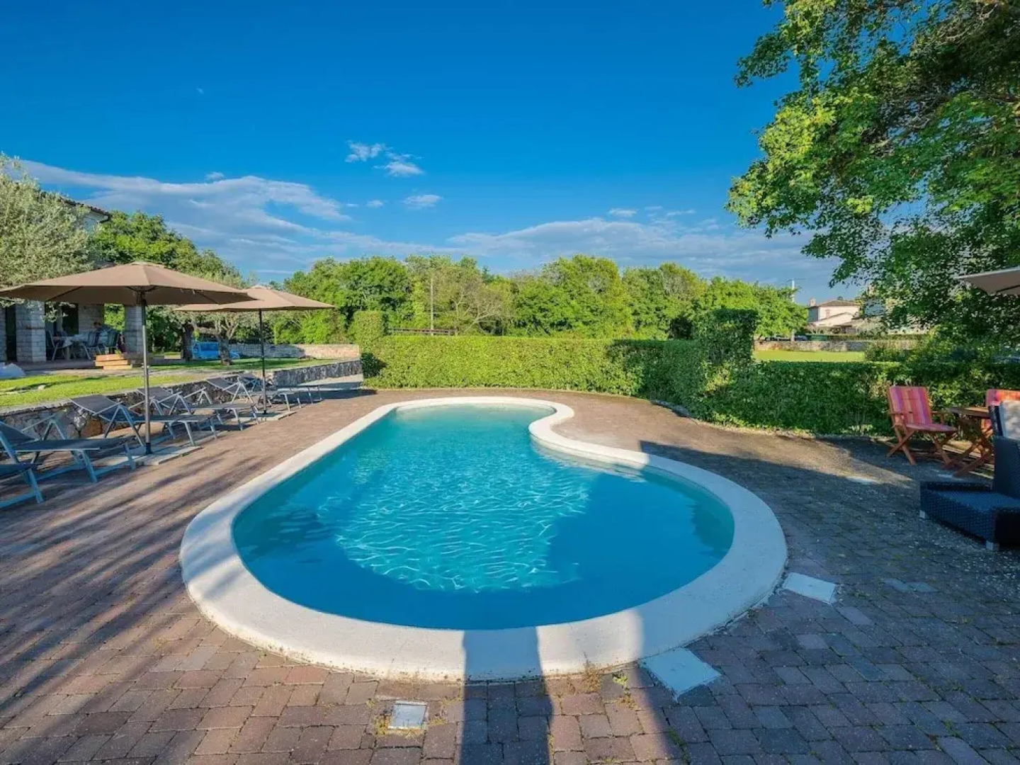 Beautiful Villa With Swimming Pool and Fenced Garden