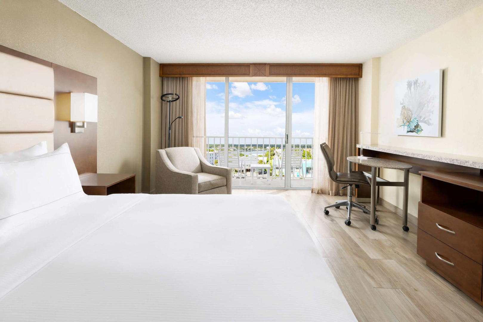 DoubleTree Beach Resort by Hilton Tampa Bay - North Redingto
