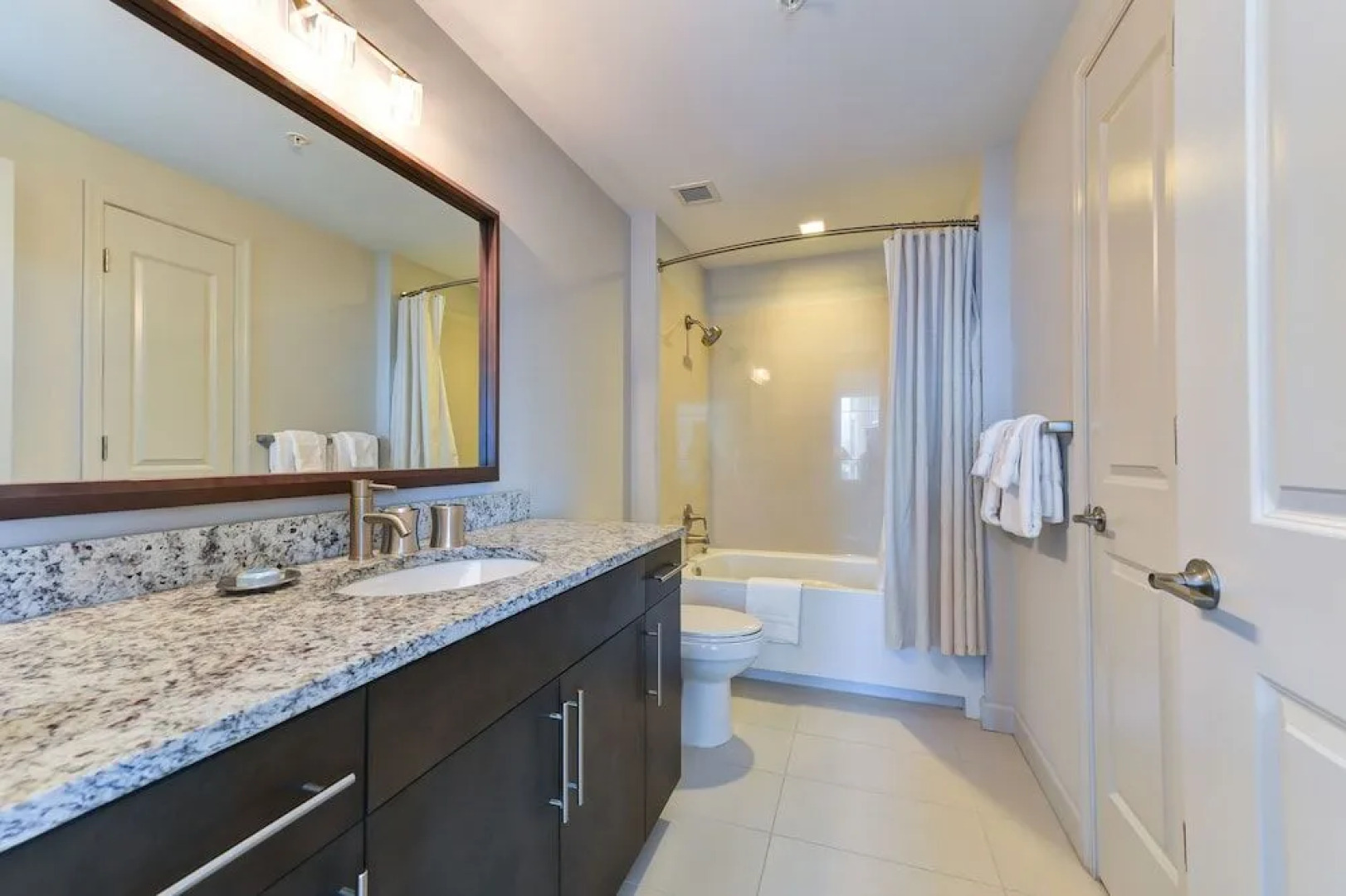 Ovation at Park Crest by Bridgestreet