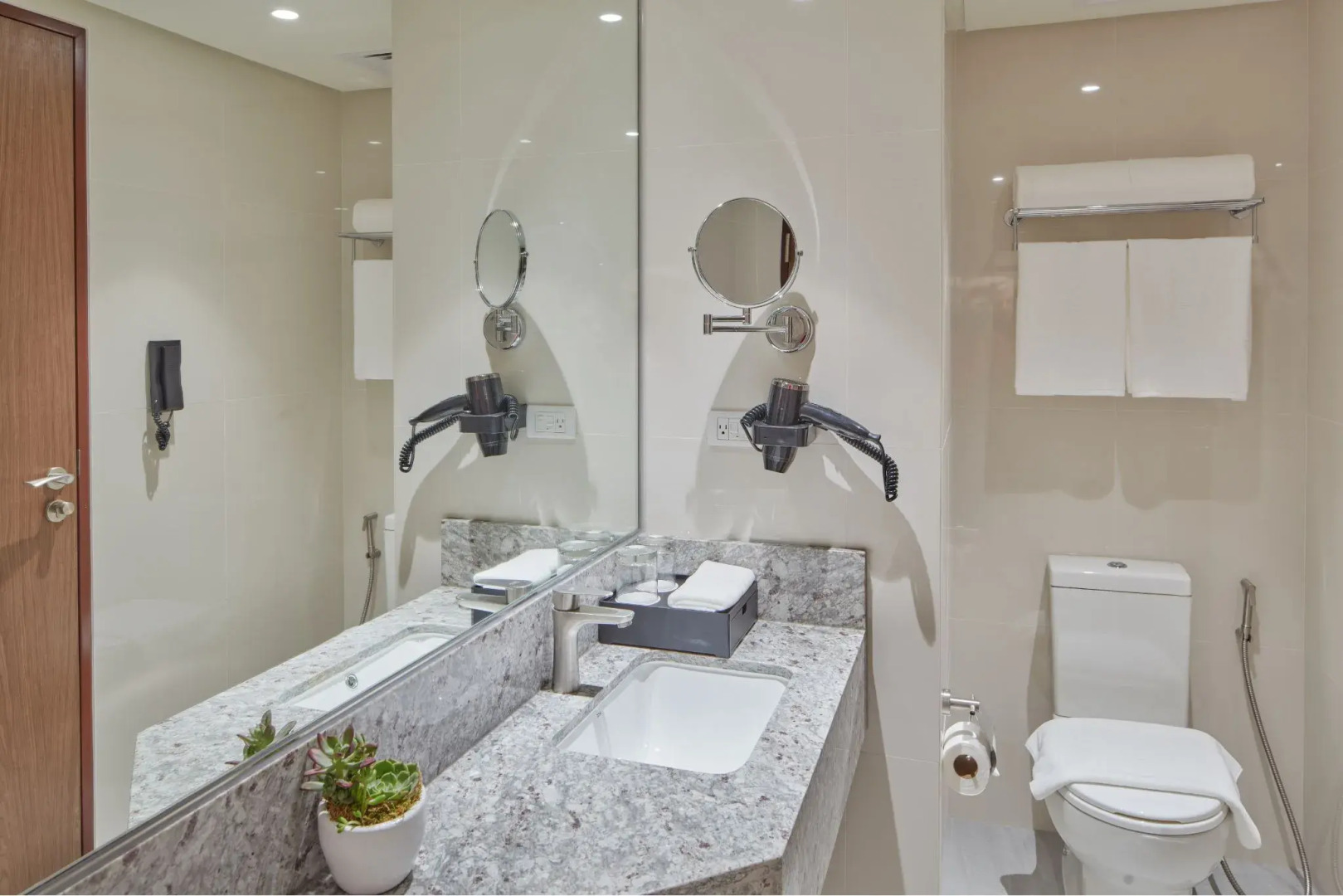 Grand Westside Manila Bay