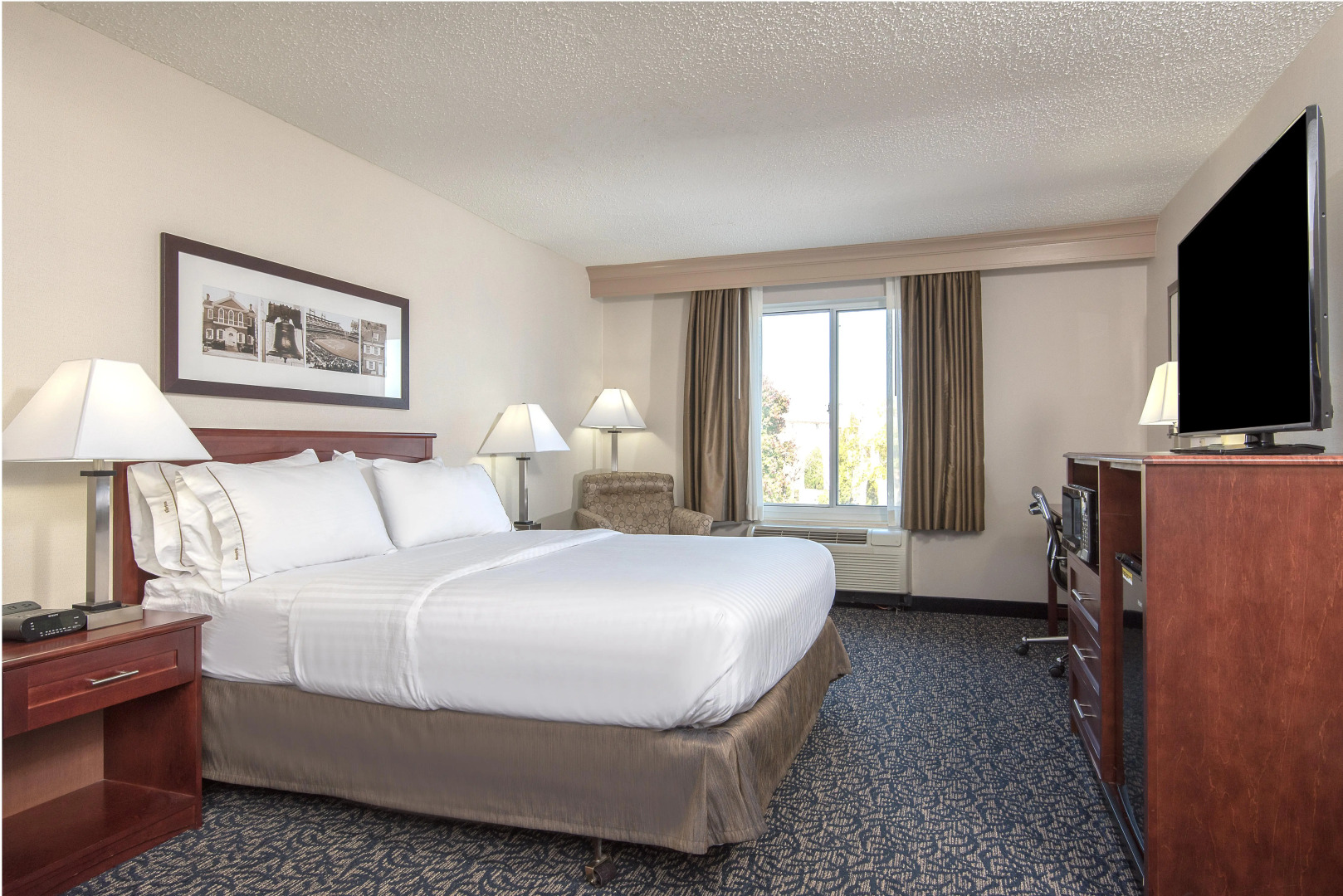 Holiday Inn Express & Suites Philadelphia - Mt. Laurel by IHG