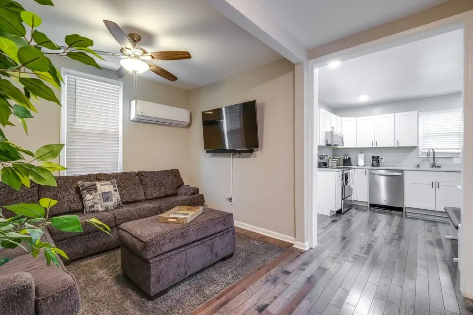 Charming Roanoke Vacation Home - 1 Mi to Downtown!