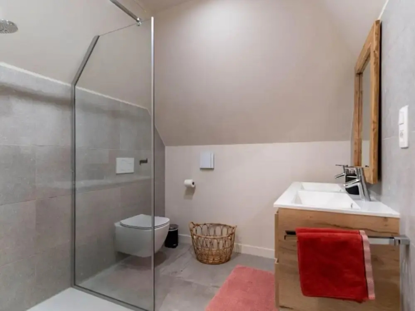 Beautiful Holiday Home in Vlaanderen With Shared Pool