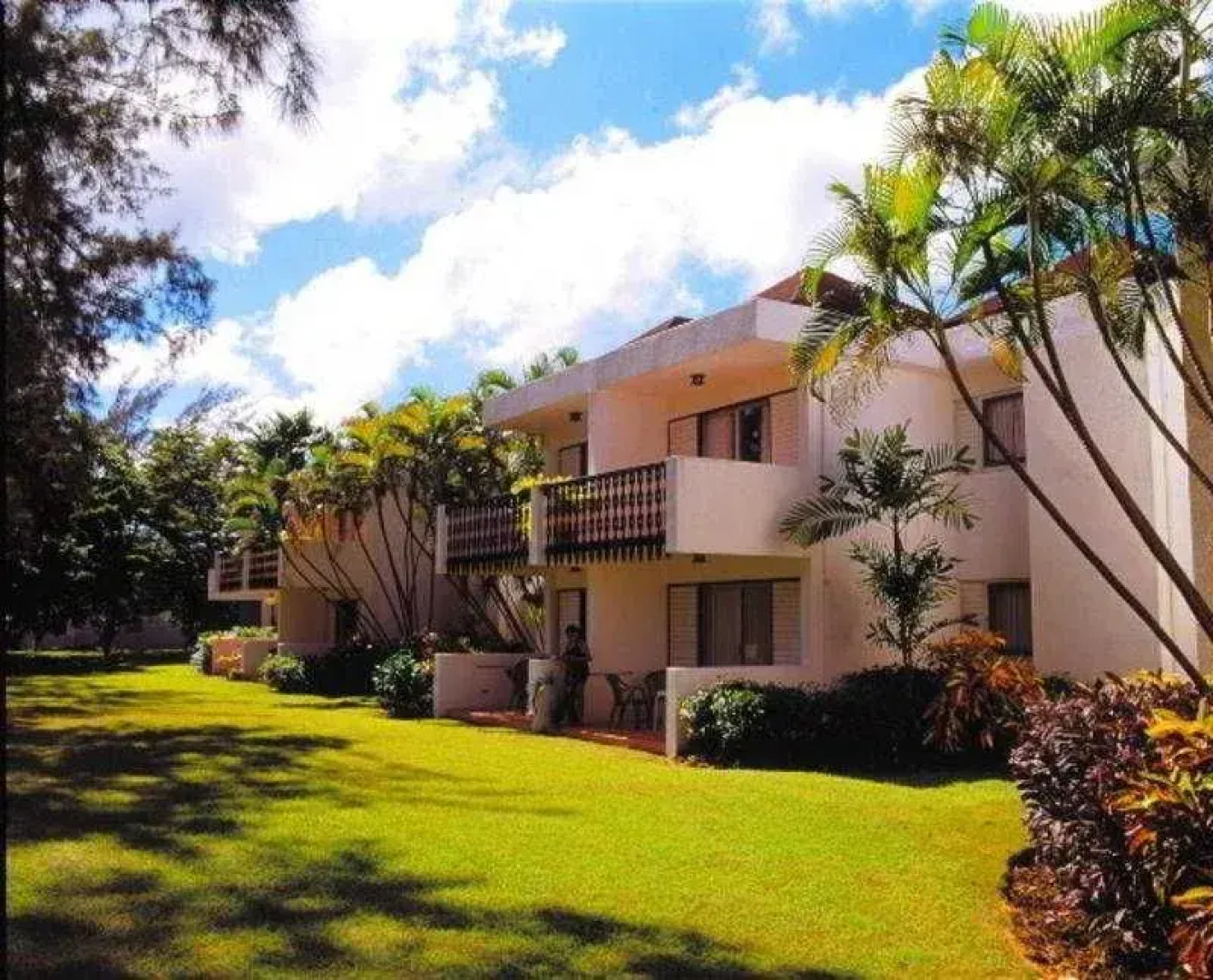 Rockley Golf Club, Pool, Tennis, Golf, Bar & Restaurant!